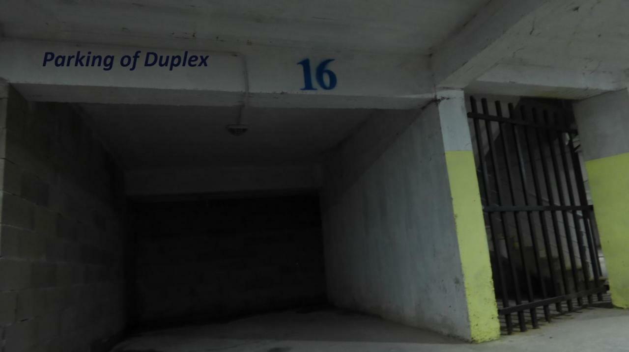 Duplex Lägenhet Durrës Exteriör bild