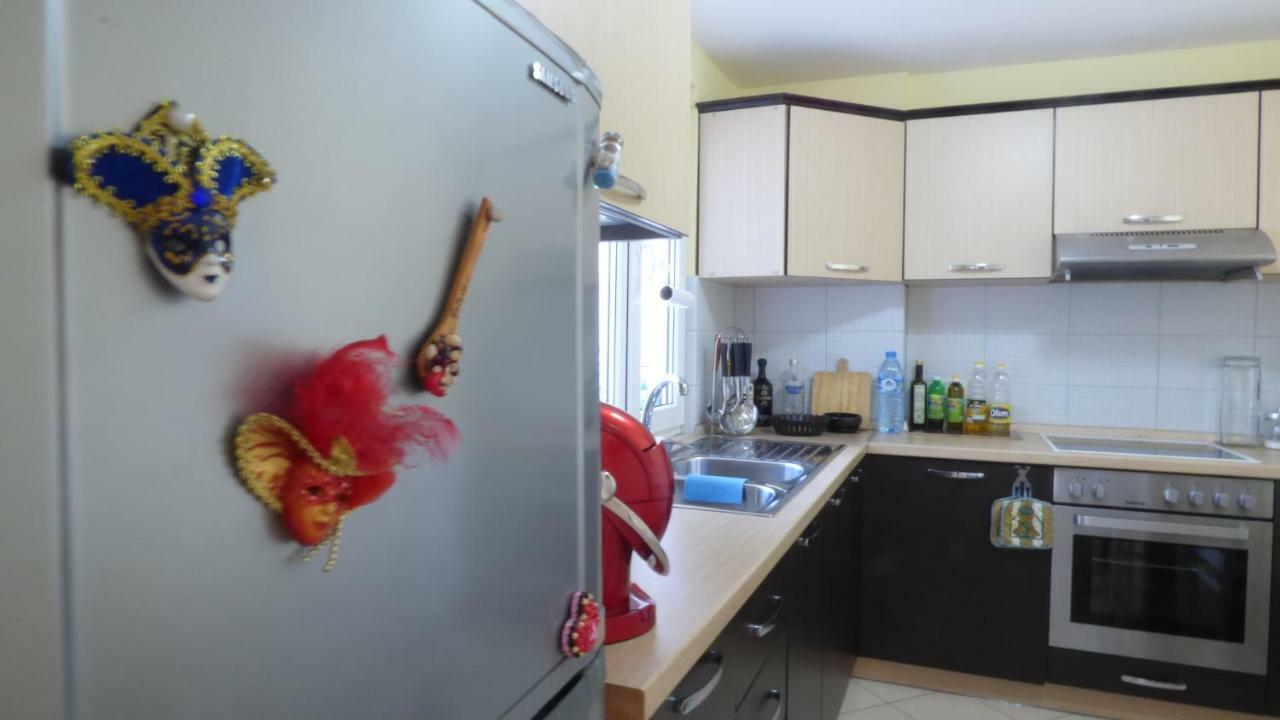 Duplex Lägenhet Durrës Exteriör bild