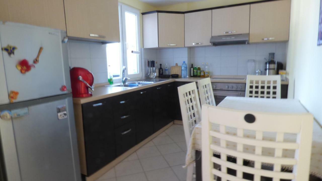 Duplex Lägenhet Durrës Exteriör bild