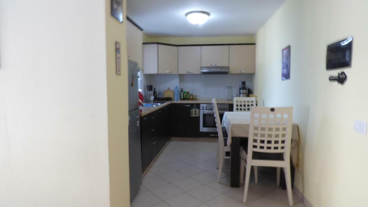 Duplex Lägenhet Durrës Exteriör bild