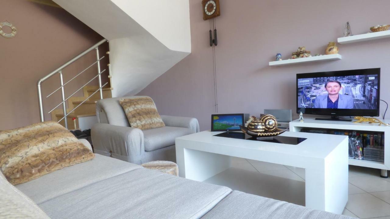 Duplex Lägenhet Durrës Exteriör bild